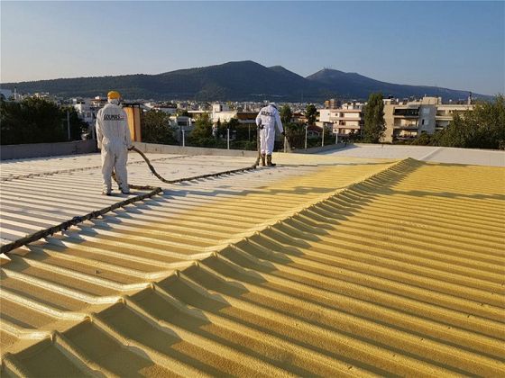 Rooftop thermal insulation with polyurethane