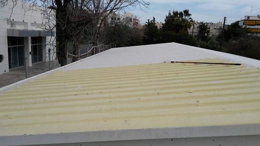 Thermal insulation with polyurethane - Polyurethane foam insulation with Hyperdesmo - Goumas Insulations - Monoseis Goumas